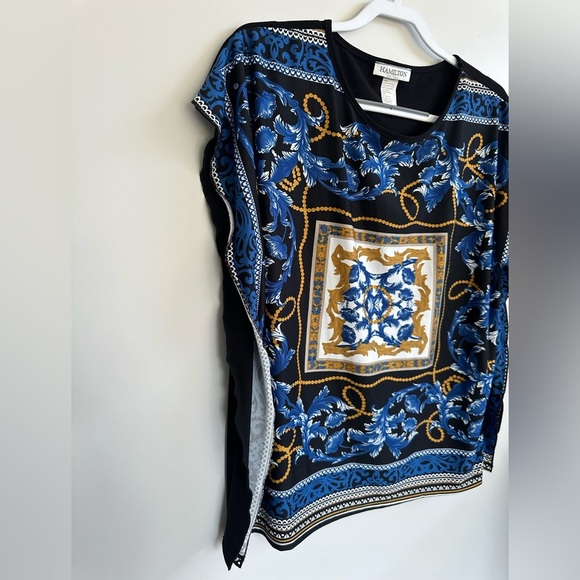 ❤️ Hamilton Women's Ornate Blue and Gold Blouse Large NWOT - Picture 3 of 4